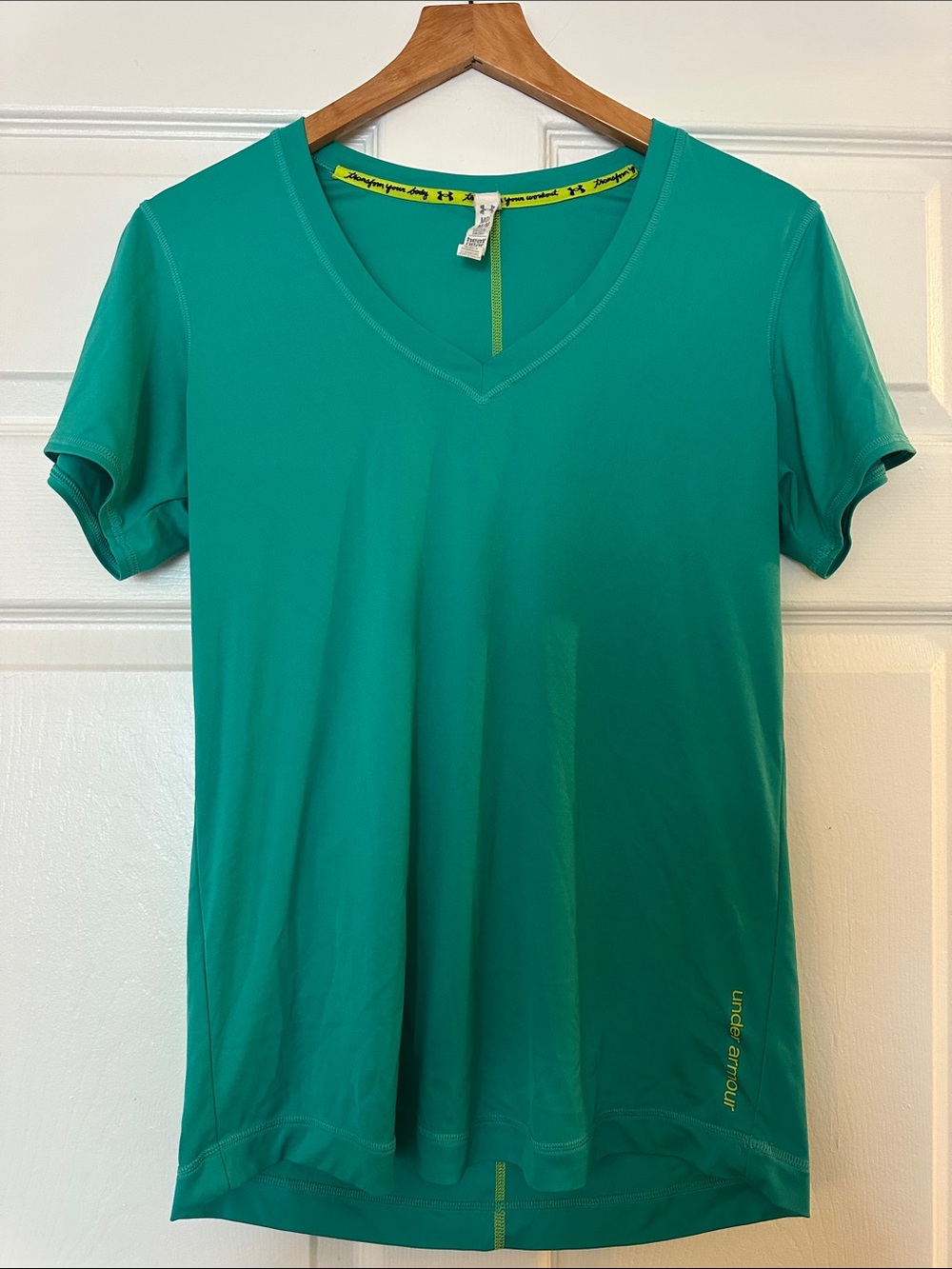 Under Armour Women's Teal V‑Neck Active Tee size M